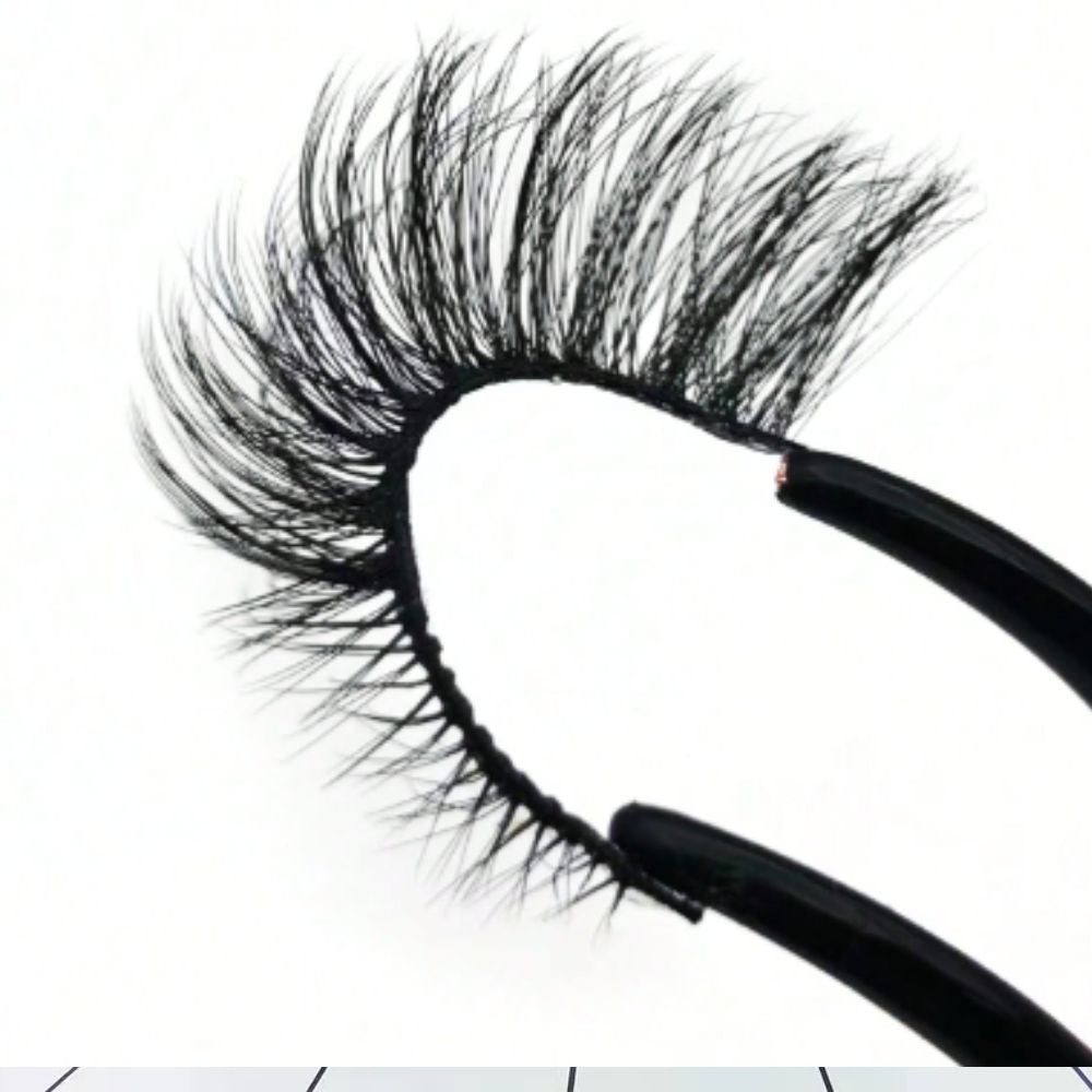Fox Eye Voluminous False Eyelashes MUVAYA