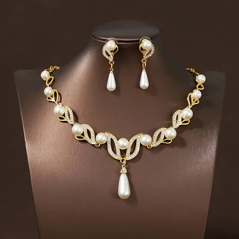 Three-Piece Jewelry Set with Golden Stud Earrings & Necklace MUVAYA