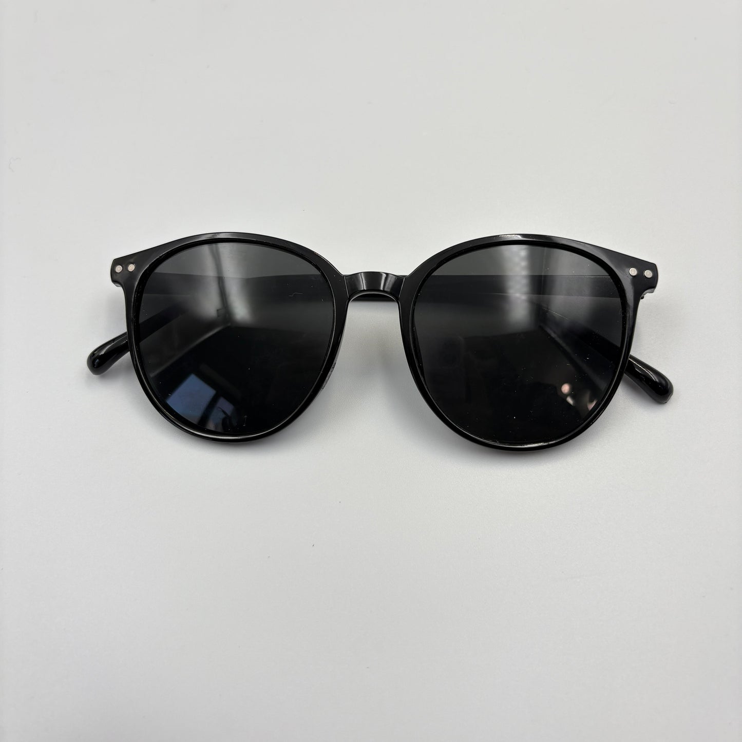 Retro Style Round Frame Fashion Glasses for Men and Women MUVAYA