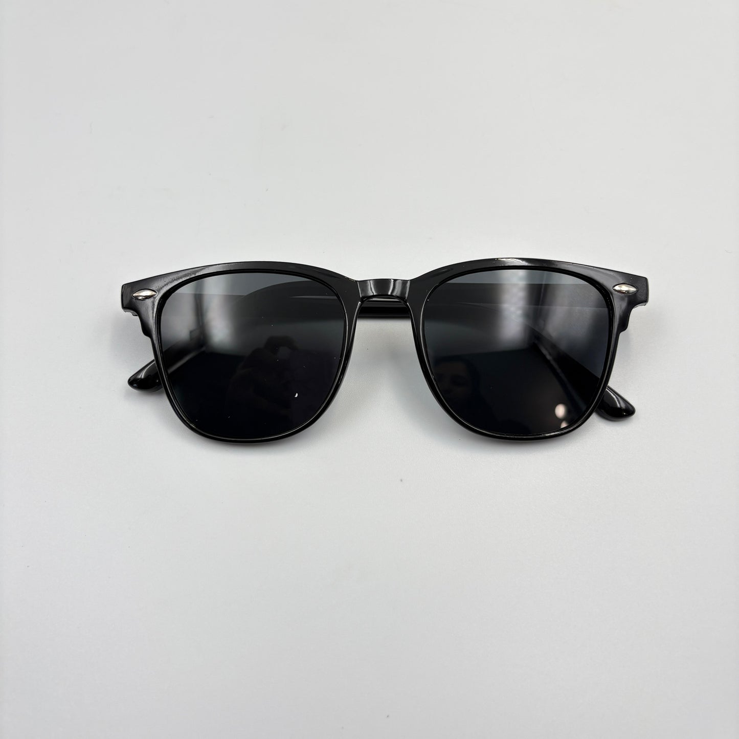 Retro Style Round Frame Fashion Glasses for Men and Women MUVAYA