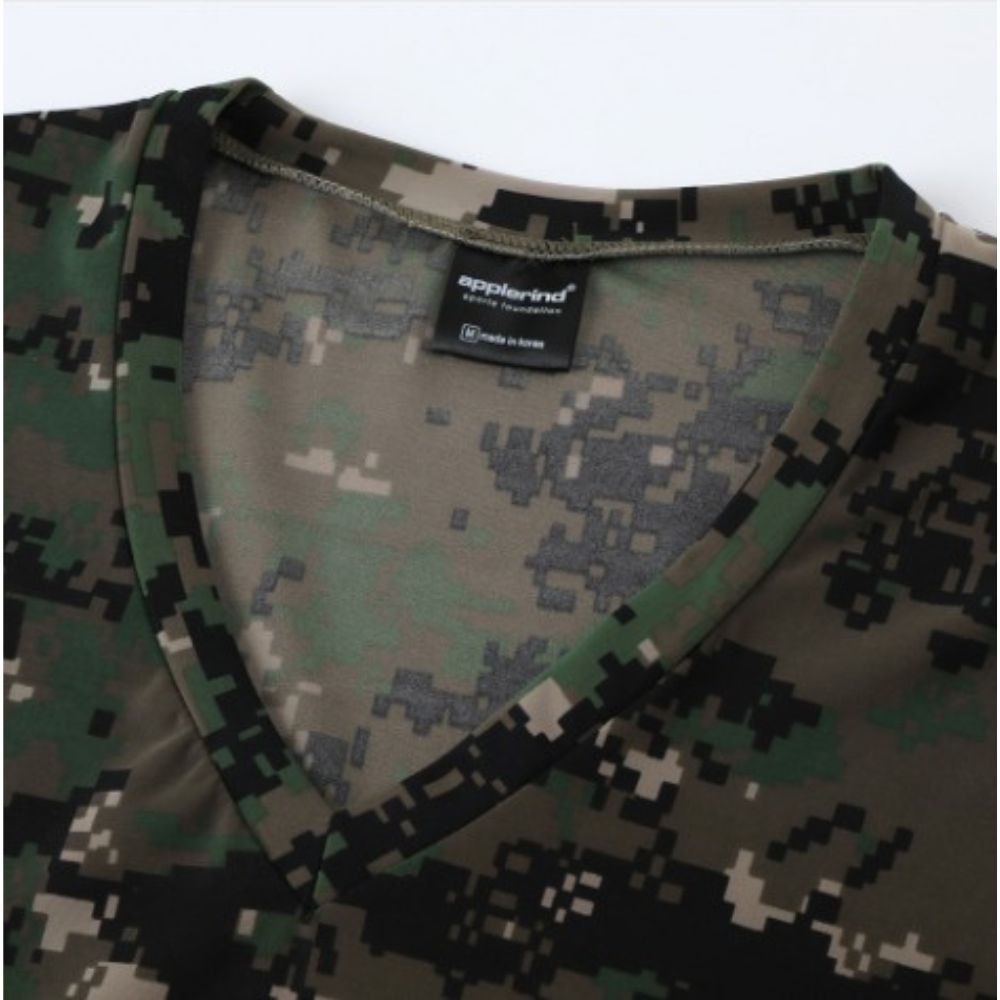 Men's Tactical V-Neck T-Shirt with UV Protection MUVAYA