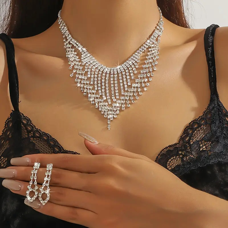 Elegant Luxury Necklace and Earrings Set MUVAYA