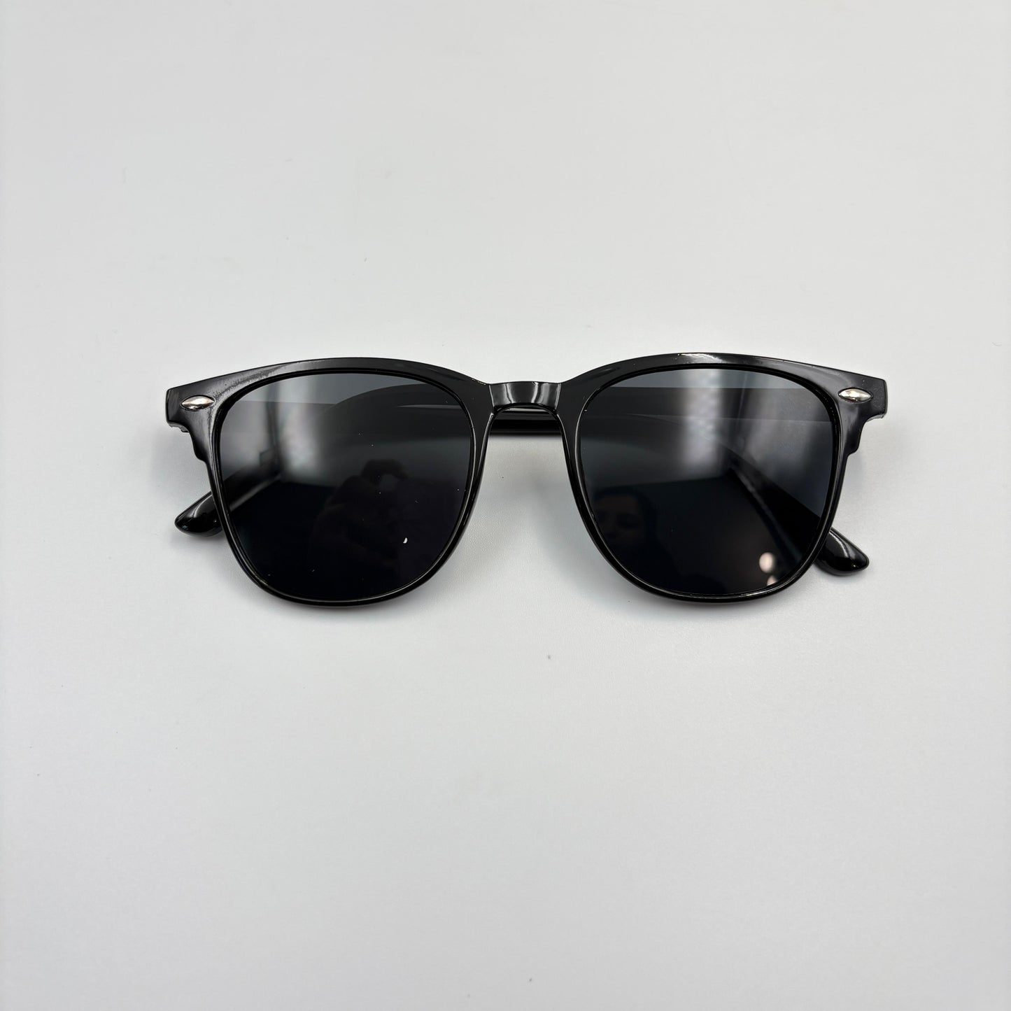 Retro Style Round Frame Fashion Glasses for Men and Women - MUVAYA