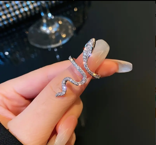 Snake Design Ring MUVAYA